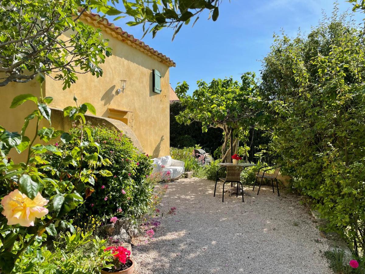 Вилла Sainte Victoire Le Cabanon Puyloubier Экстерьер фото