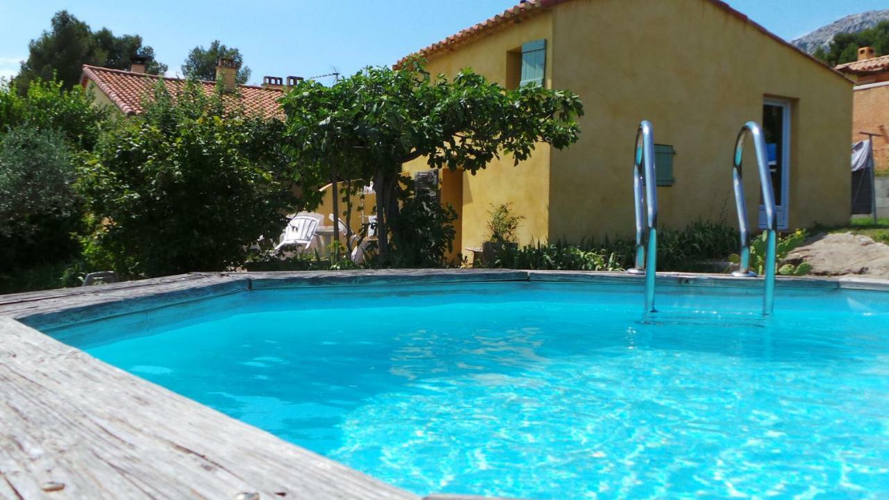 Вилла Sainte Victoire Le Cabanon Puyloubier Экстерьер фото